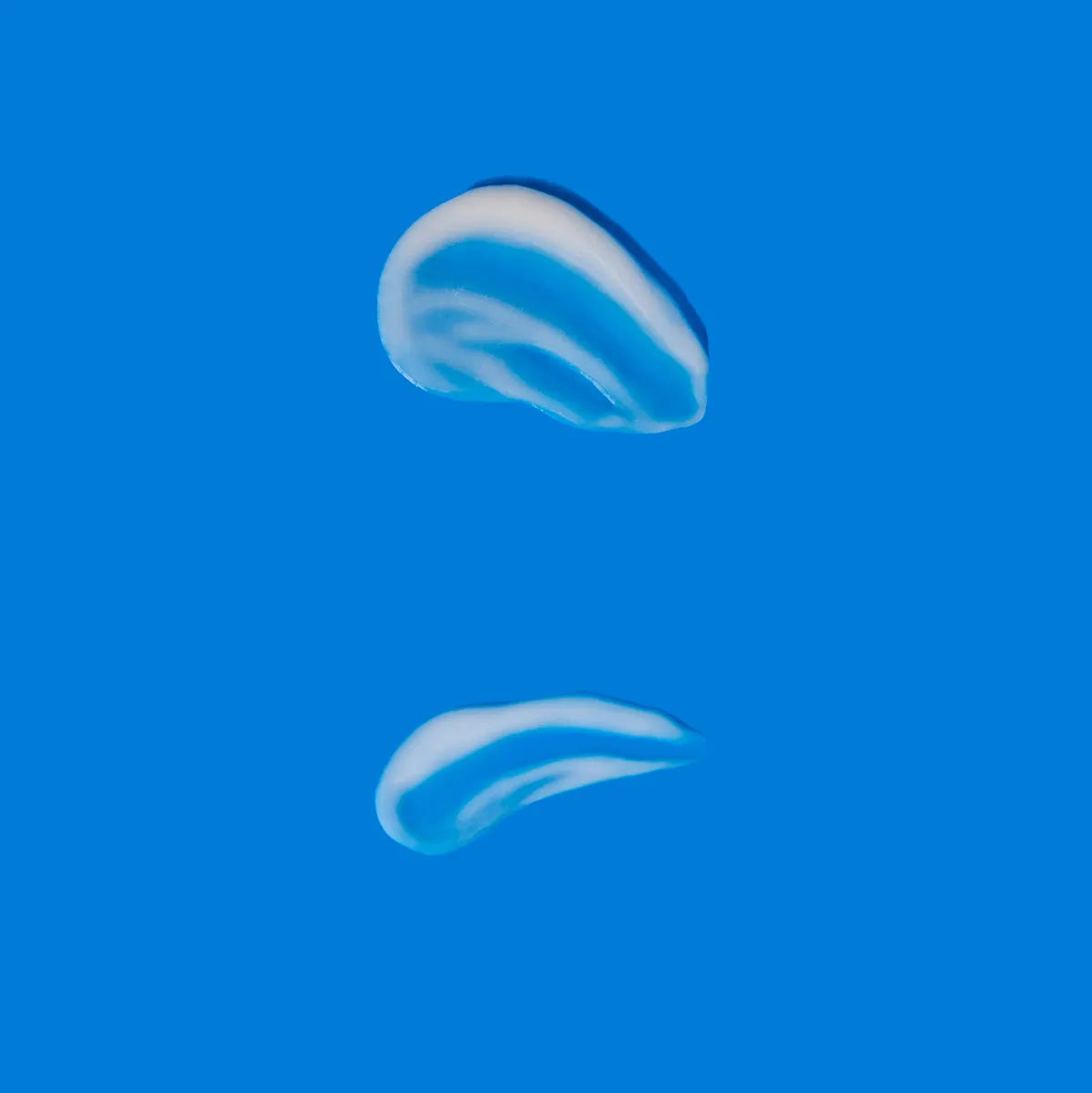 Texture swatches of Everyday Hydration Duo cream highlighting smooth c